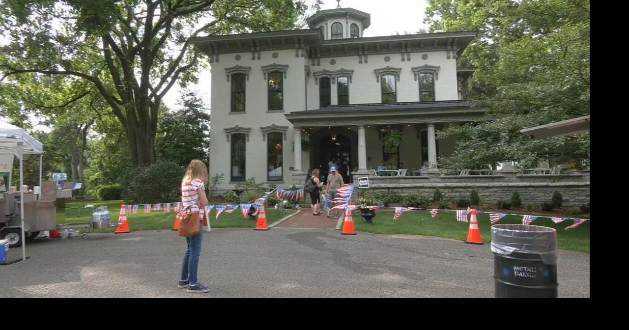 Crescent Hill 4th of July celebration at PetersonDumesnil House