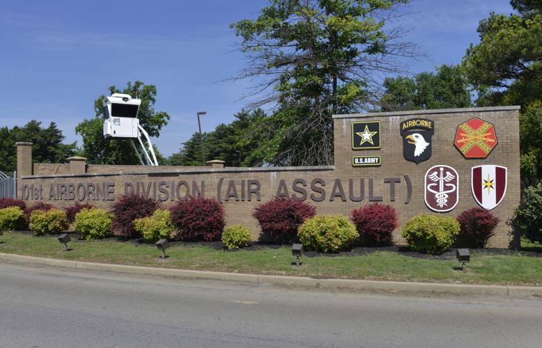 FORT CAMPBELL ENTRANCE - DVIDS 3