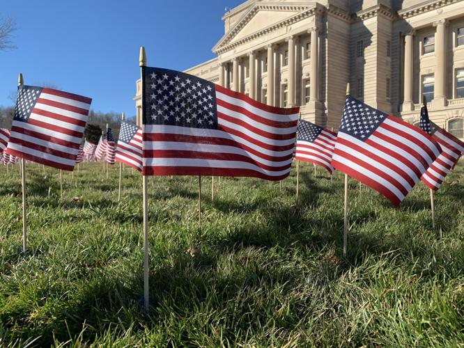 KENTUCKY CAPITOL - FLAGS - COVID-19 MEMORIAL 1-22-2021  (1).jpg