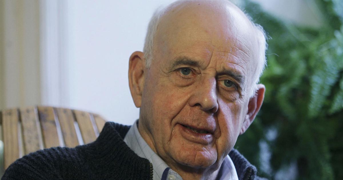 CRAWFORD | Wendell Berry, the great Kentucky writer who came home and stayed, dies at 92 From a cabin beside the Kentucky River, Berry wrote about land, community, belonging and small things that turned out to be big. Sep 1, 2026 Sep 1, 2026 Updated 1 min ago
