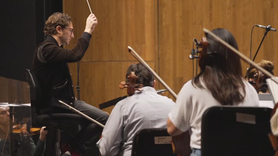 Louisville Orchestra Music Director Teddy Abrams