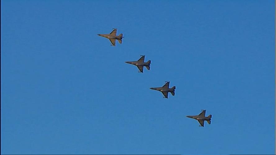 THUNDER PLANES - 4 xF-16.jpg