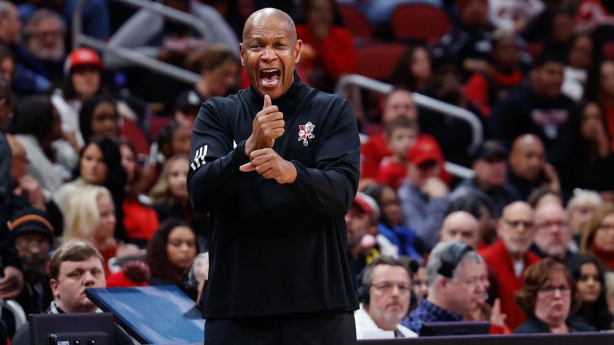 UL PITT Kenny Payne shout