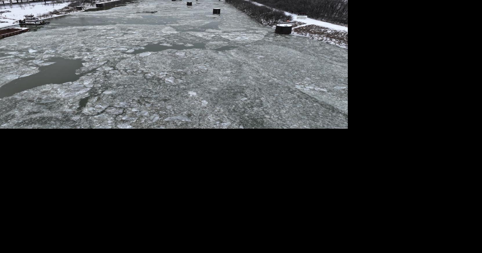 Ice buildup slows vessel traffic on Ohio River at McAlpine Locks