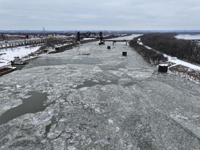 Ohio River Ice Buildup