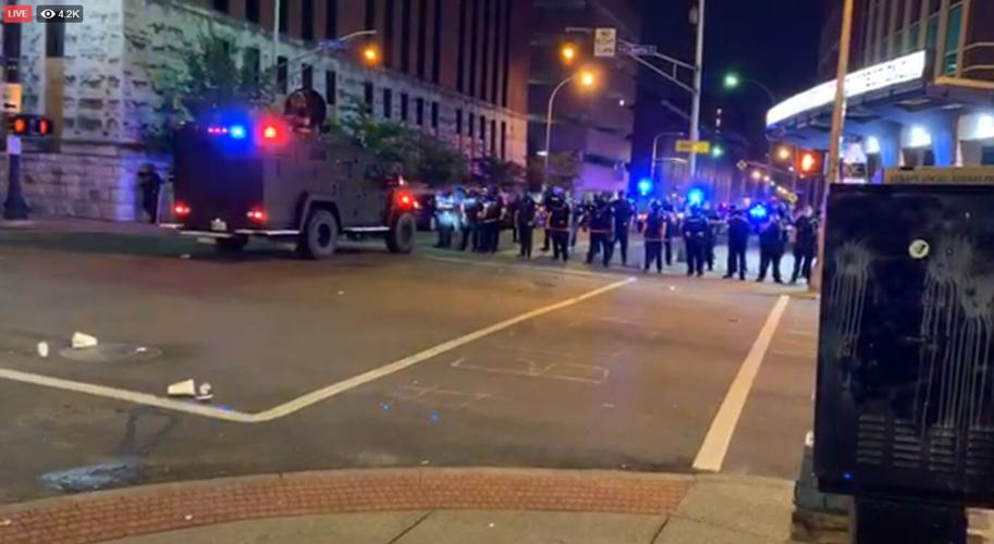 LMPD moves in on protesters downtown-8-25-20.JPG