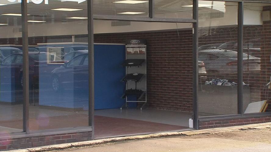 Thieves target Louisville-area car dealerships