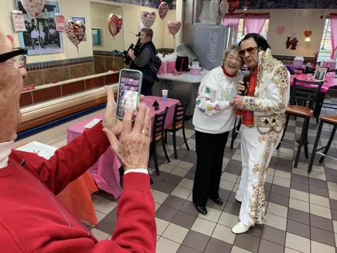 WHITE CASTLE VALENTINES DAY - KK - 2-14-2023 (11).JPG