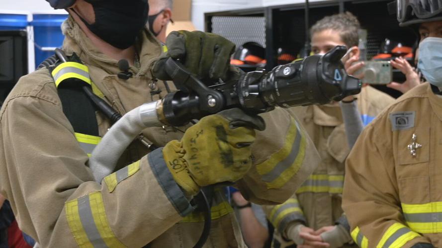 FERN CREEK HS FIREFIGHTER TRAINING VIRTUAL REALITY 12-8-2021 (2).jpeg