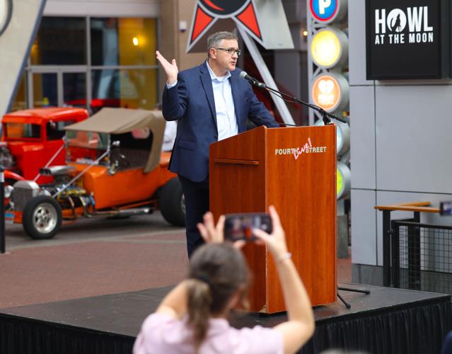 Kevin Moore speaks at Fourth Street Live.JPG