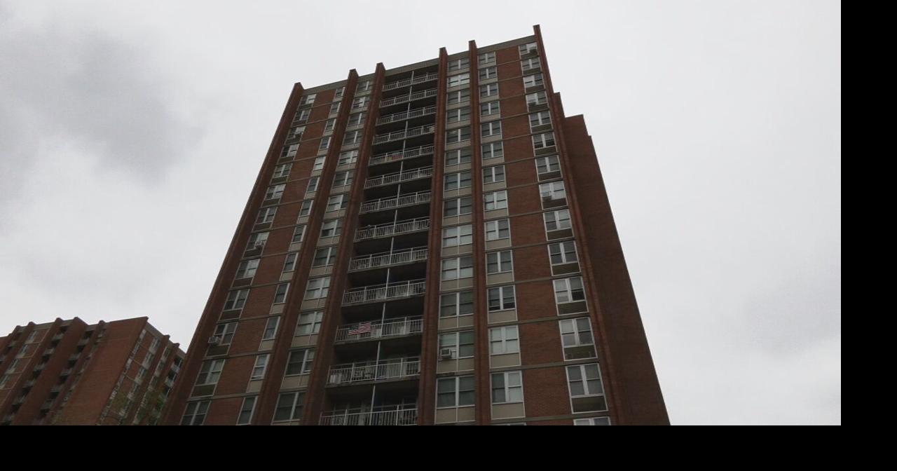 Dosker Manor apartment community near downtown Louisville