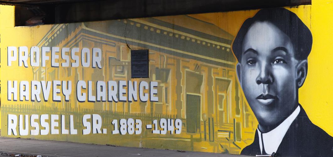 Russell mural in Russell neighborhood.JPG