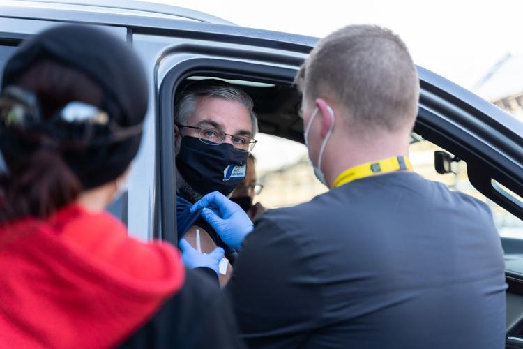 INDIANA - HOLCOMB GETS VACCINE 3-5-2021  (1).jpg