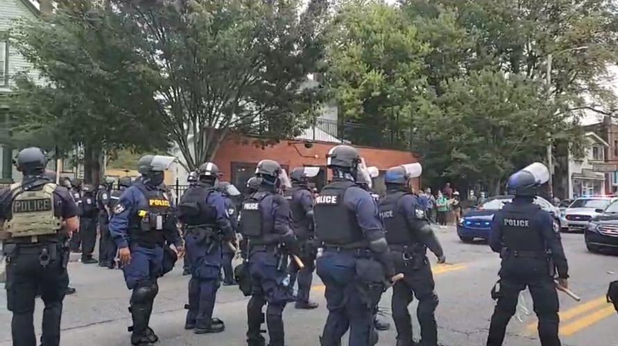 PROTESTERS CLASH WITH LMPD ON BARDSTOWN ROAD - 9-23-2020 6.jpg