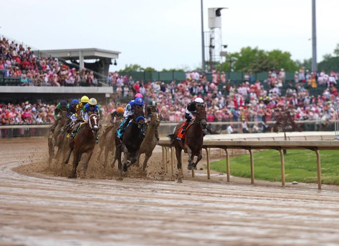 Horses run in Kentucky Oaks - May 2.JPG