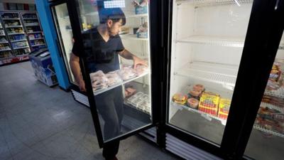 grocery worker fox 9-28-20.jpg