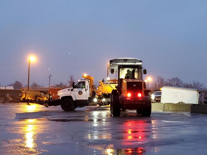 SNOW PLOWS AND SALT - 2-3-2022 - METRO PUBLIC WORKS  (5).jpg
