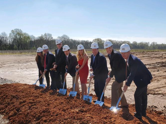OAK GROVE RACING Groundbreaking Group Shot 4-9-19.jpg
