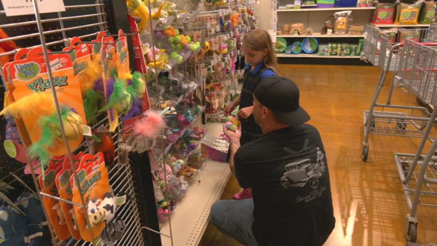 Arianna Stephens shops for KHS donation (2).jpeg