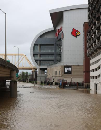 River Road flooding - April 6.JPG