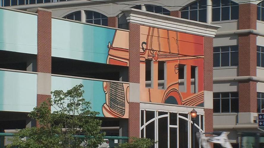 New mural on side of WesBanco building in downtown New Albany