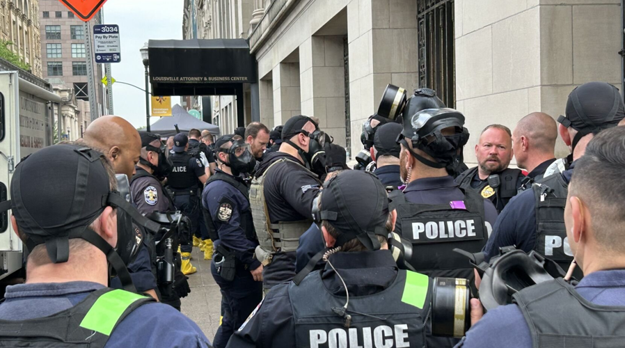 LMPD raids Ky. Home Life Building at 5th and Jefferson in downtown Louisville