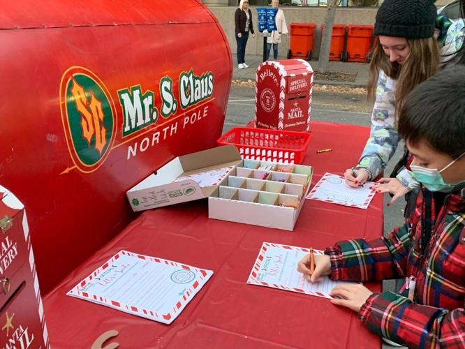 Light Up Louisville 2022 (2).jpg