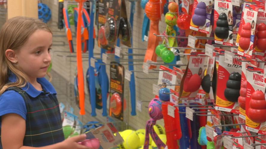 Arianna Stephens shops for KHS.jpeg