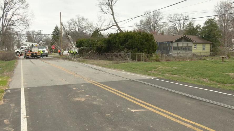 Day 5 Louisville power outages-LG&E crews working 3-8-23