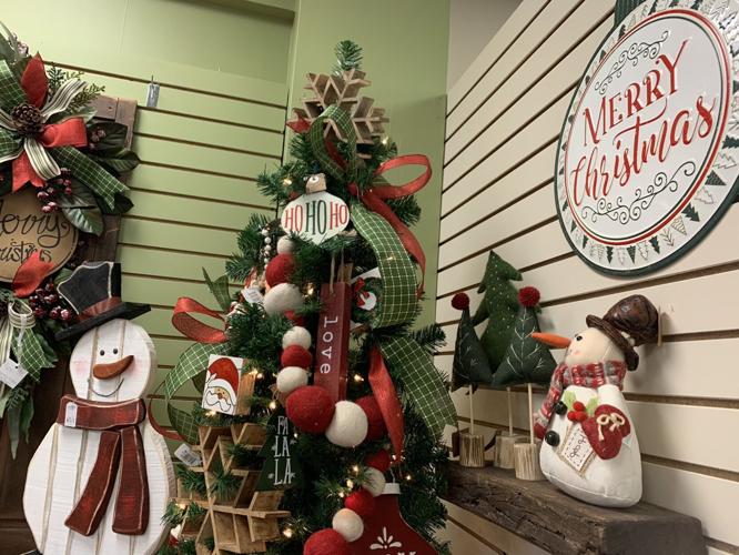 Christmas decorations at Dee's in Saint Mathews