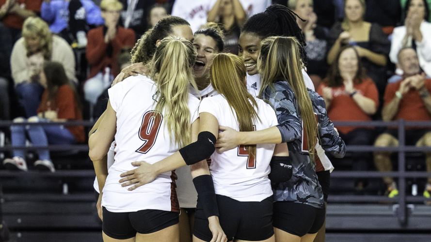 Louisville volleyball team