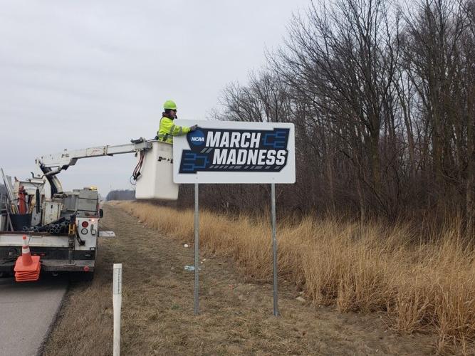 HOOSIER HOOPS HIGHWAY SIGNS - INDOT 3-2-2021 (2).jfif