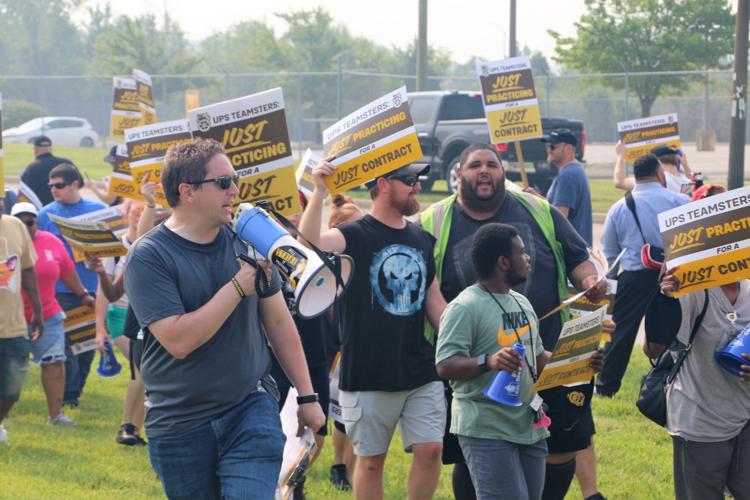 UPS Teamsters Practice Picket