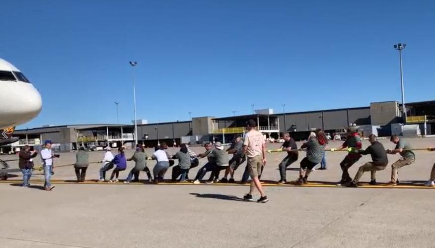 UPS worldport plane pull 2.JPG