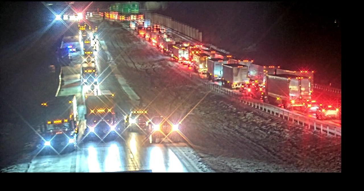 Snowy roads cause multiple crashes and traffic delays in Louisville, southern Indiana