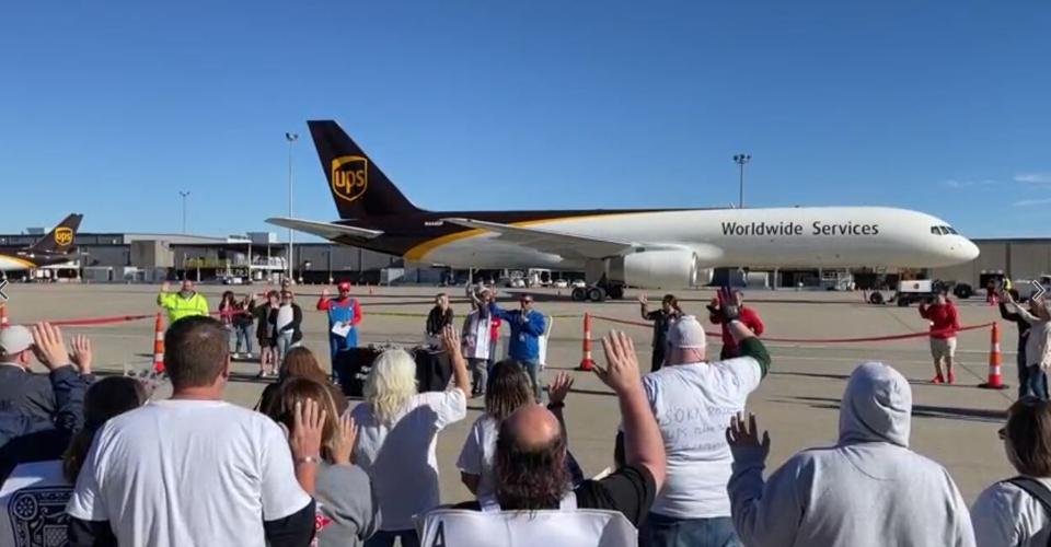 UPS worldport plane pull.JPG