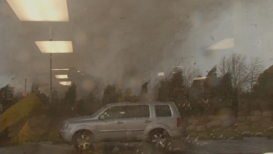 HENRYVILLE 3-2- 2012 TORNADO - WDRB CREW IN GAS STATION  (9).jpeg
