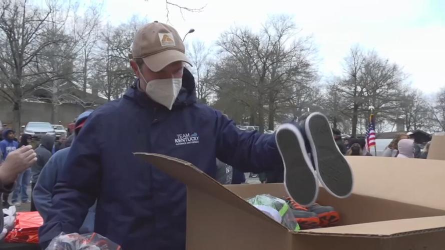 beshear meets with tornado victims