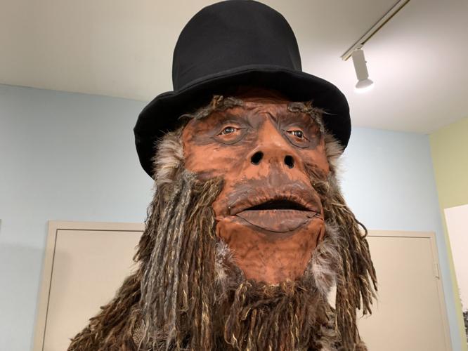 Squallis Puppeteers: Big Foot