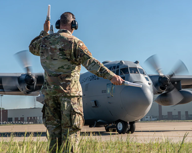 KY ANG NEW PLANE 4- C-130H.PNG