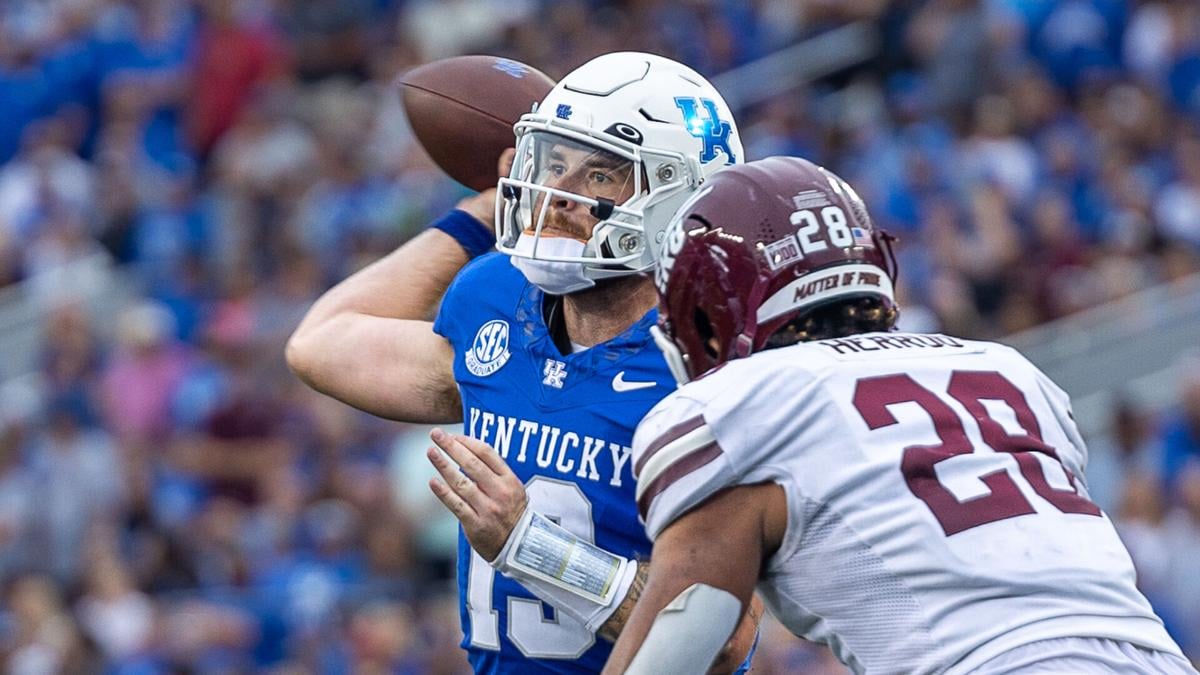 Kentucky going with old school uniforms again tonight 