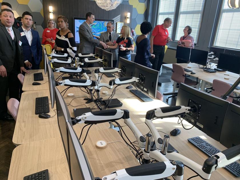 High-tech 'Honeycomb' computer lab opens at Manual High ...