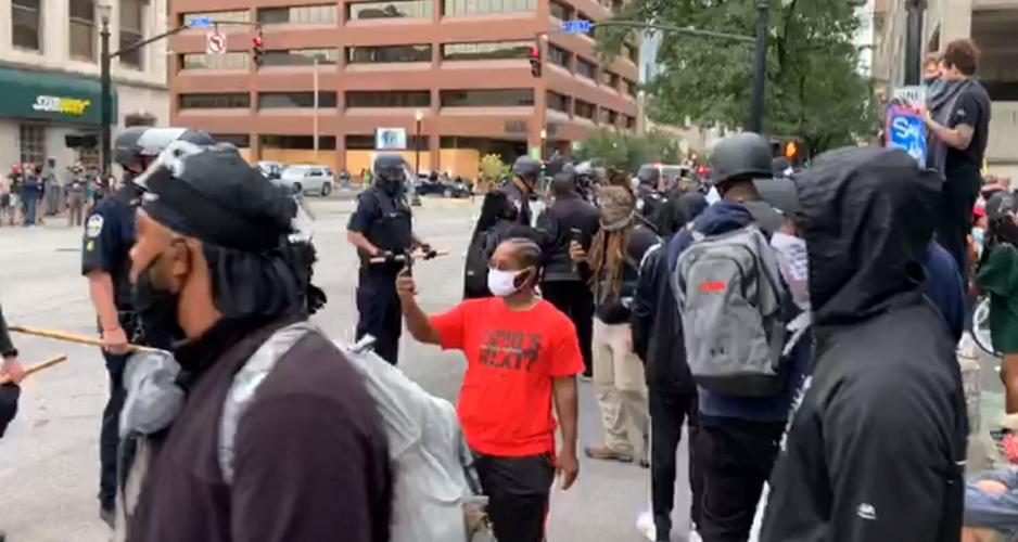 DOWNTOWN LOUISVILLE-PROTESTERS-6TH STREET-9-23-20.JPG