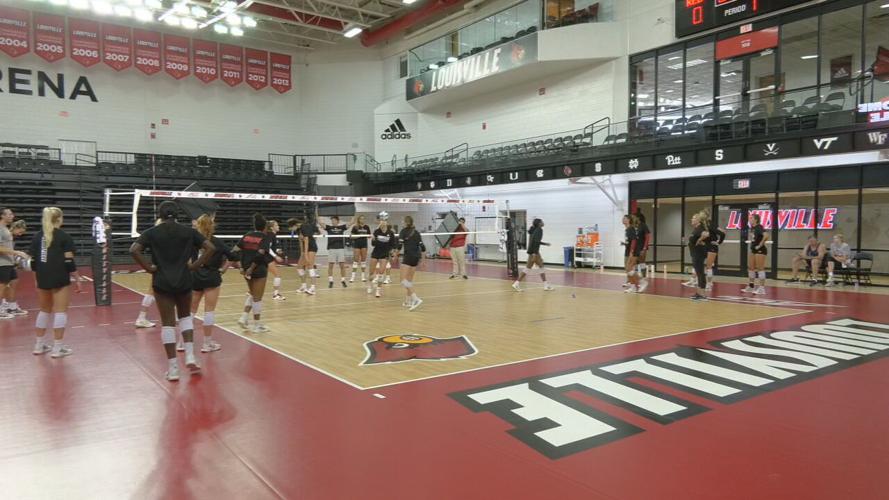 U of L volleyball practices ahead of 2022 season