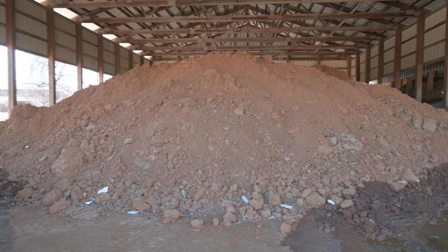 FARM MACHINERY SHOW DIRT.jpeg