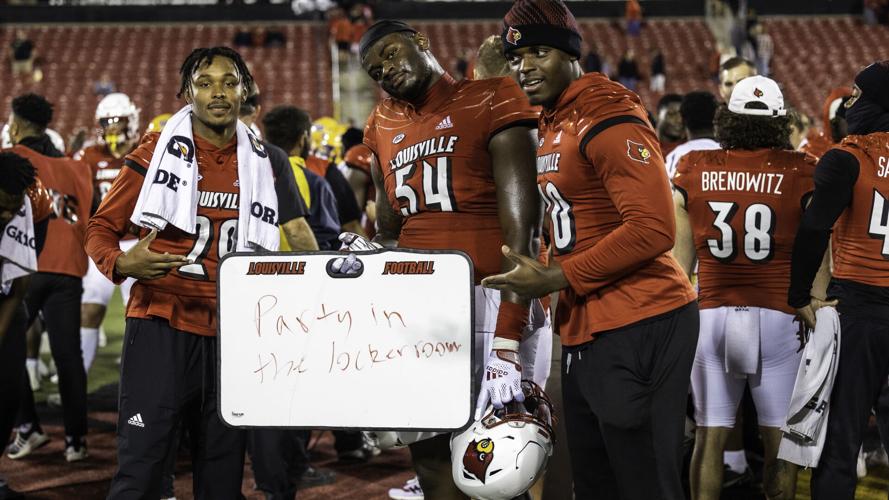 Louisville Pitt FB2075.jpg