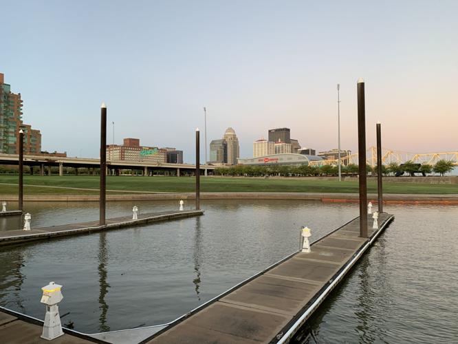 OHIO RIVER -BOAT SLIPS - DOWNTOWN - WATERFRONT PARK - DAWN - 8-28-19  (3).jpg