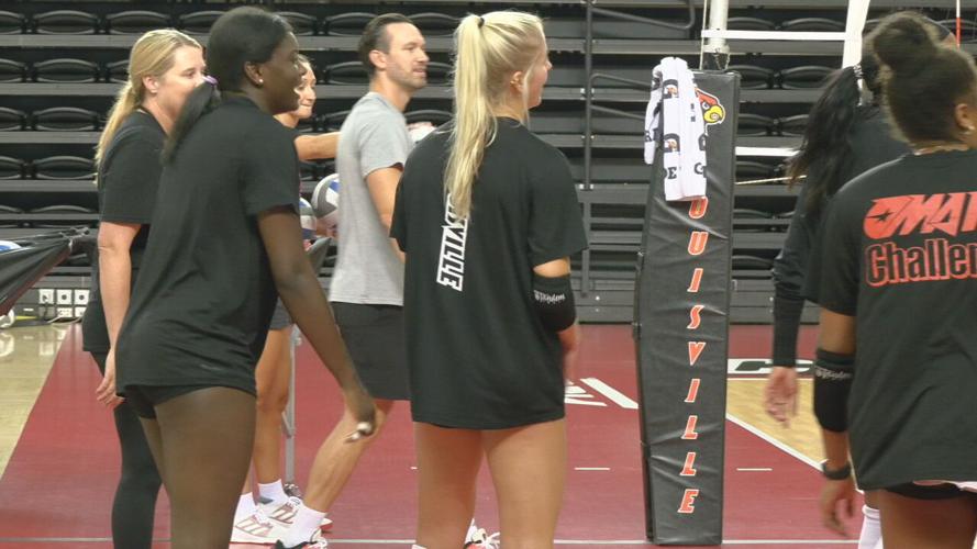U of L volleyball practices ahead of 2022 season