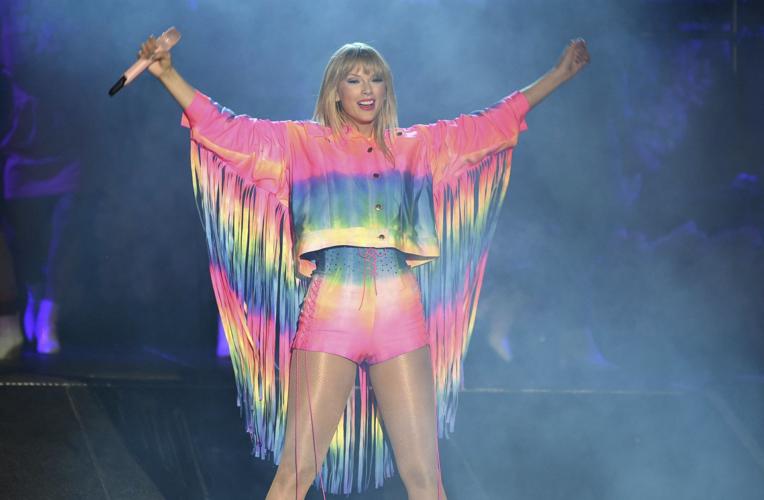 TAYLOR SWIFT - AP 2019 FILE 1.jpeg
