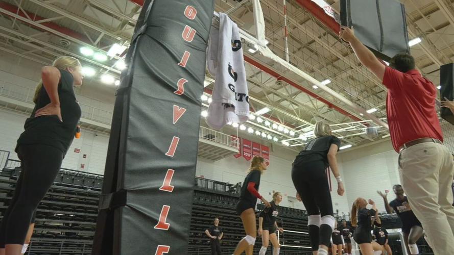 U of L volleyball practices ahead of 2022 season